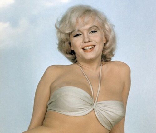 Marilyn Monroe - In A Bikini Bra !!!